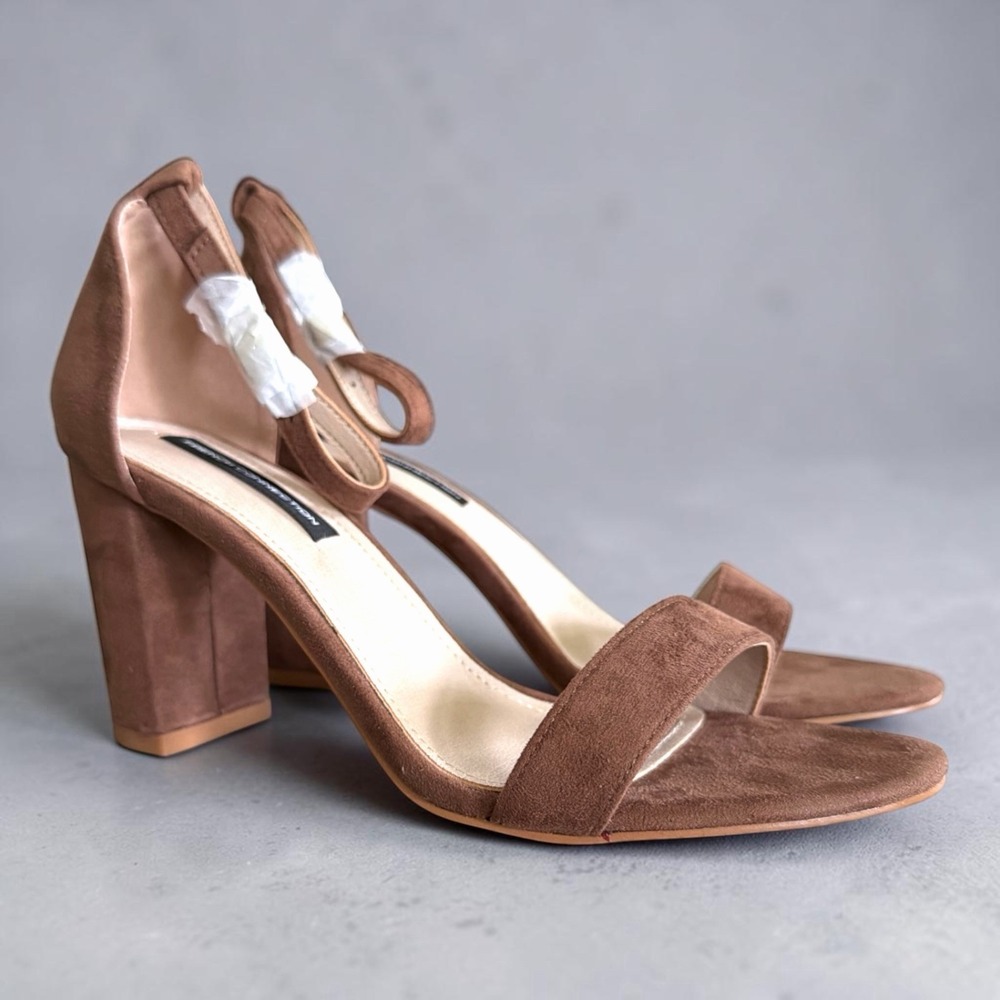 French Connection Dream Sandal Taupe Suede Block Heel Ankle Strap NIB US 9 EU 40
